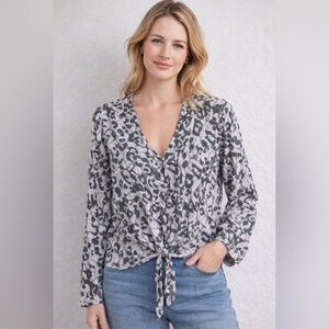 Cloth & Stone Anthropologie Tie Front Blouse Women’s M Gray Leopard
